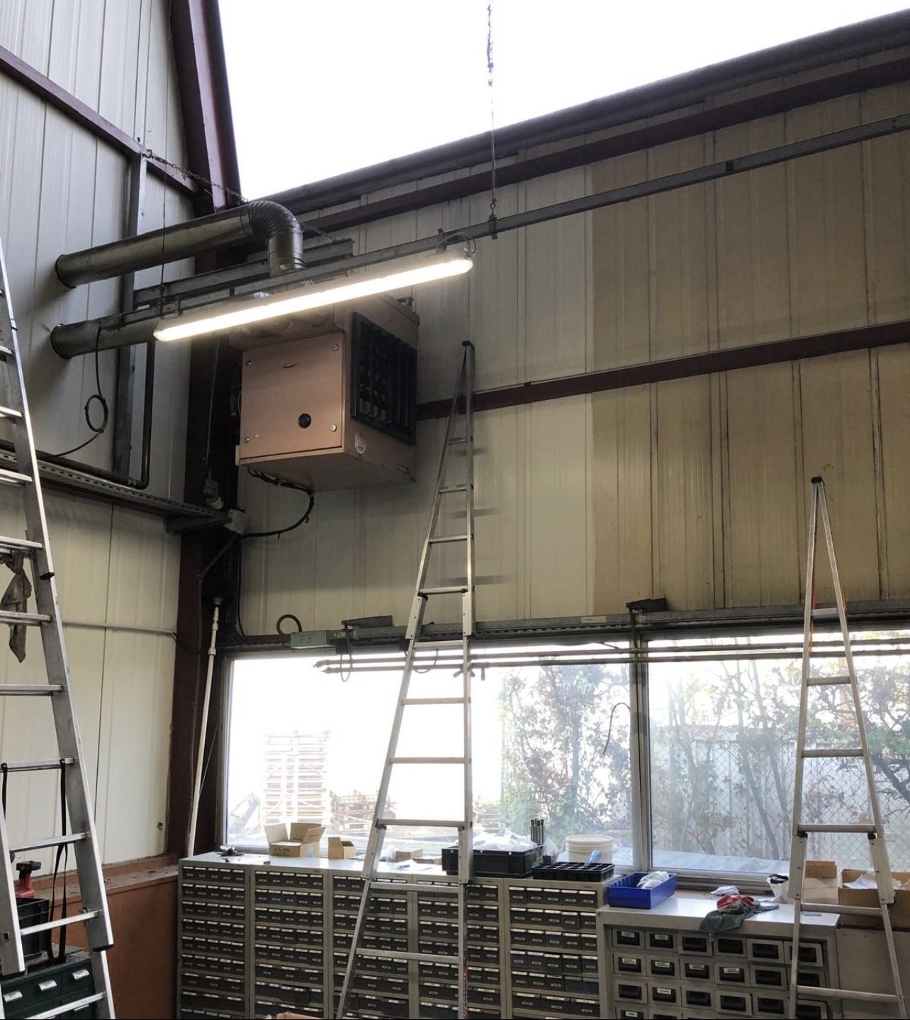 Nettoyage de la façade intérieure d’un atelier industriel